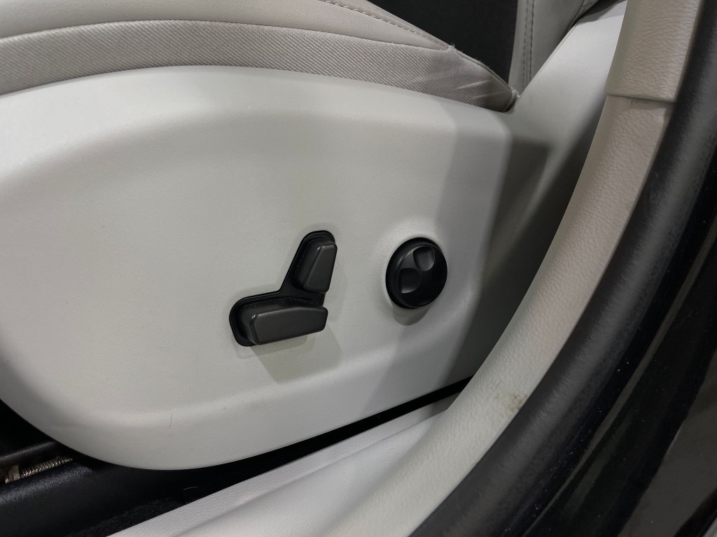 2021 Jeep Cherokee Image 16