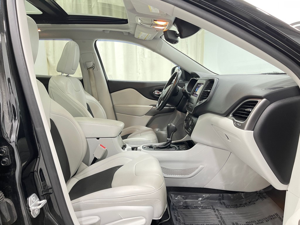2021 Jeep Cherokee Image 32