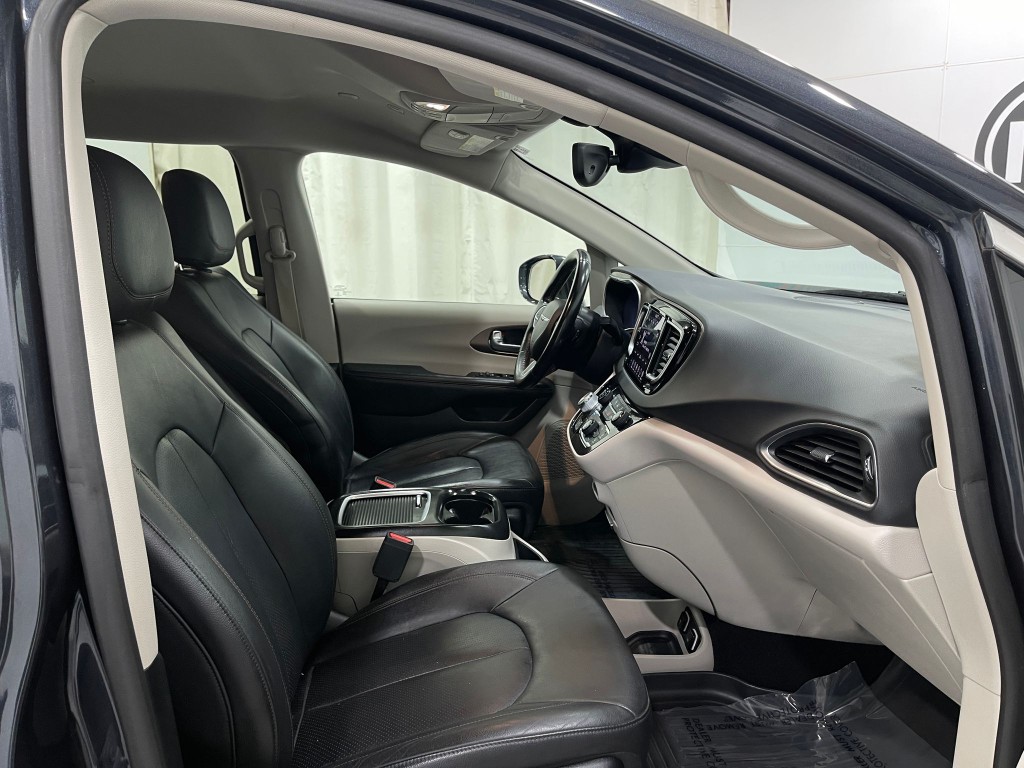 2019 Chrysler Pacifica Image 34