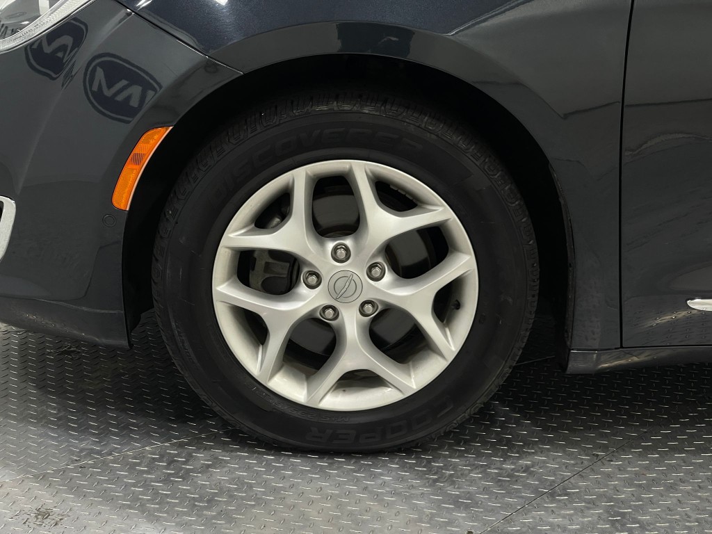 2019 Chrysler Pacifica Image 37