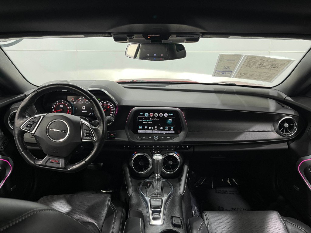 2018 Chevrolet Camaro Image 17