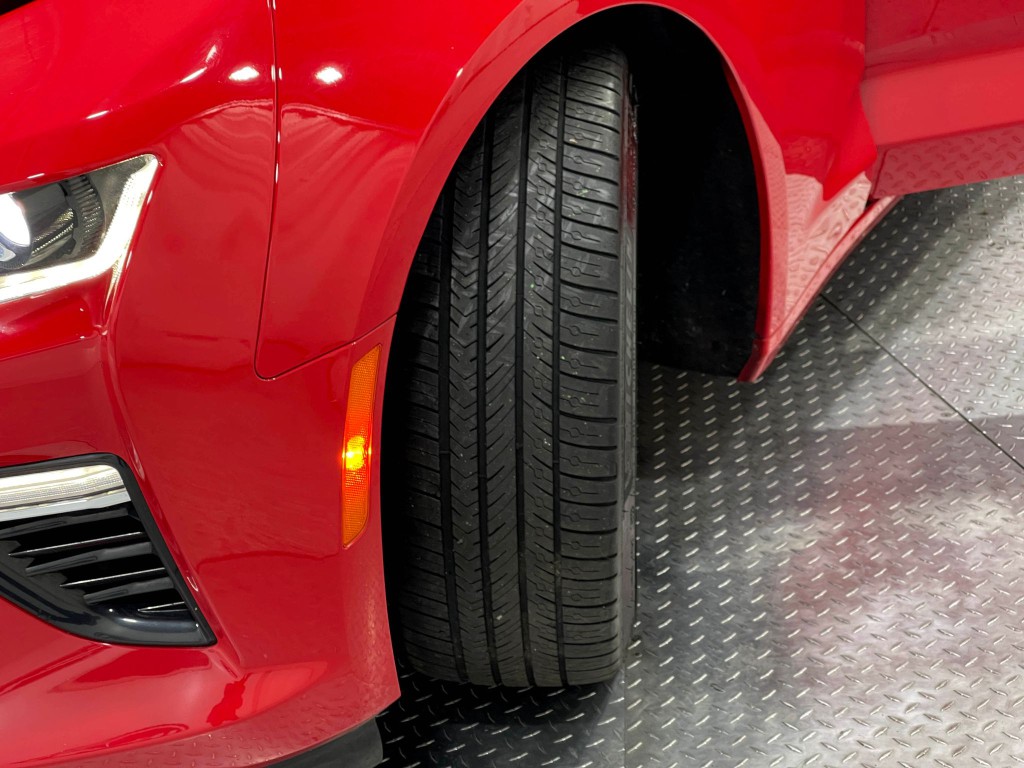 2018 Chevrolet Camaro Image 32
