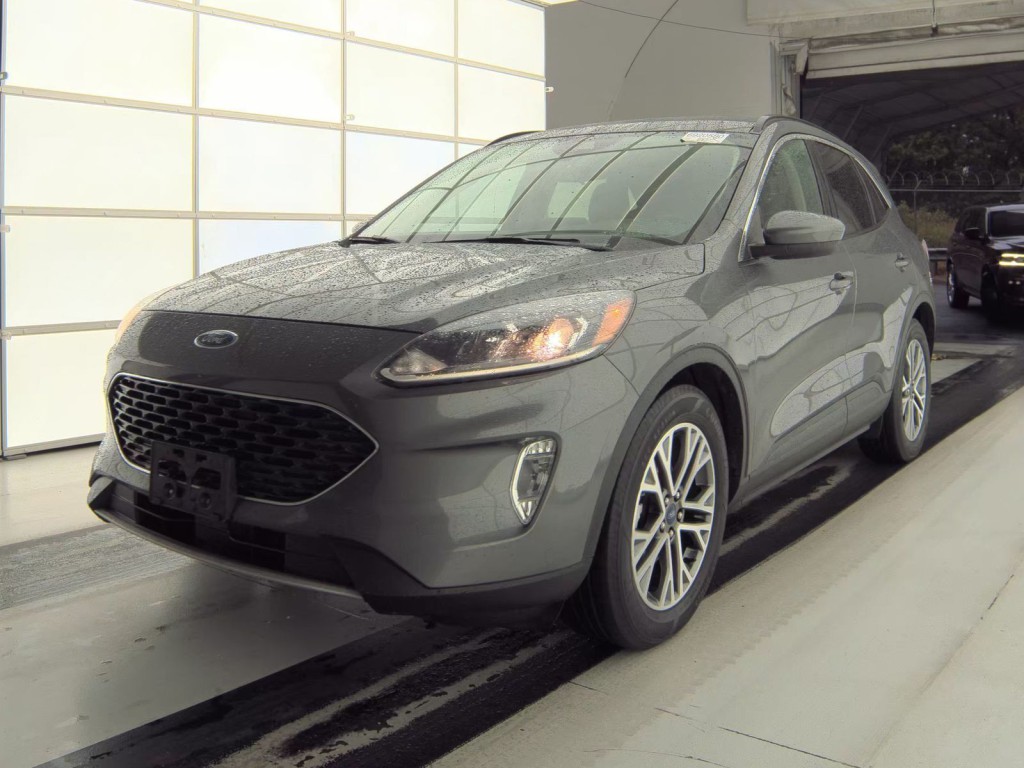 2021 Ford Escape Image 2