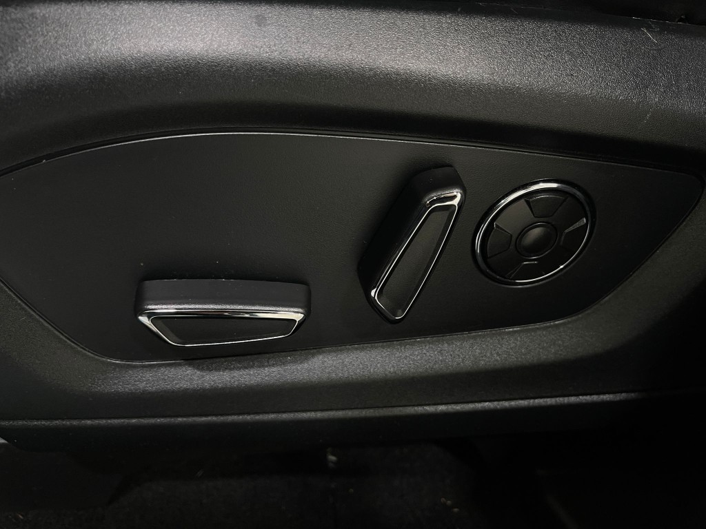 2020 Ford Explorer Image 16