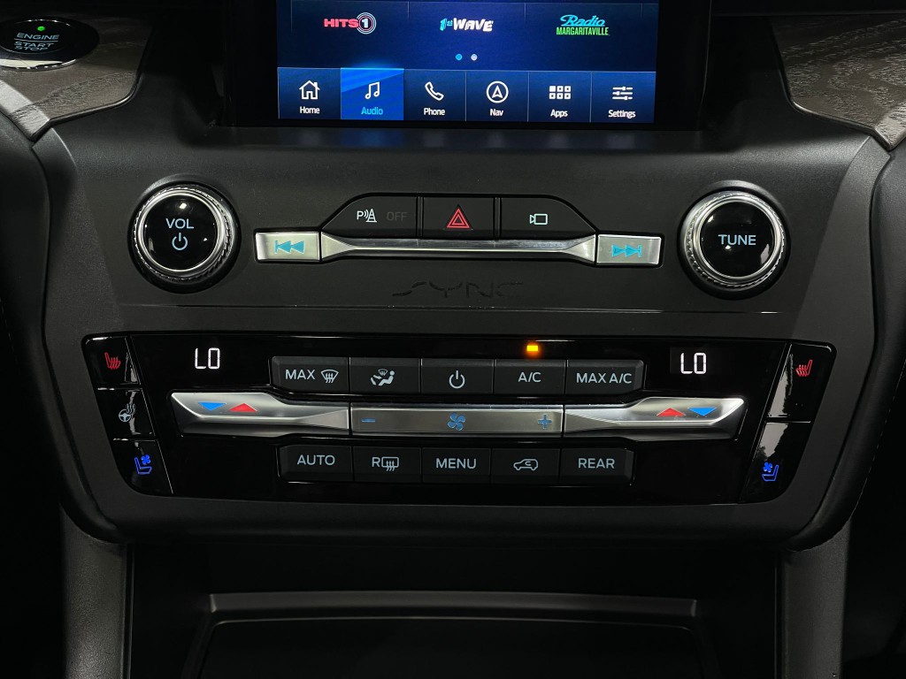 2020 Ford Explorer Image 24