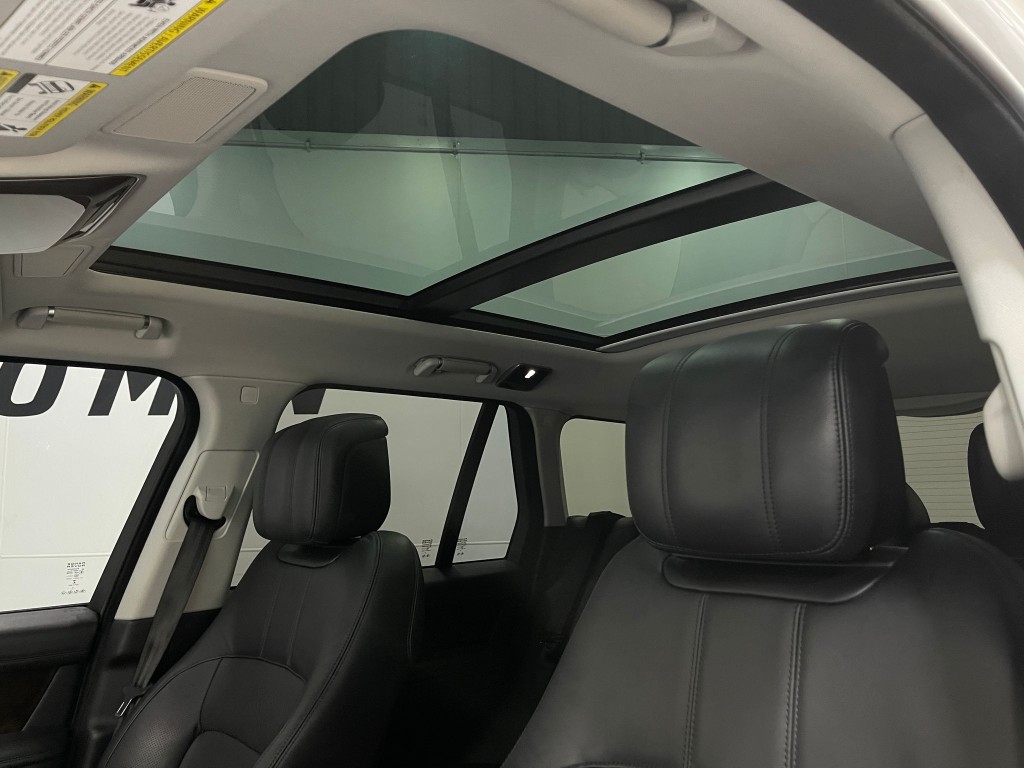 2020 Land Rover Range Rover Image 12