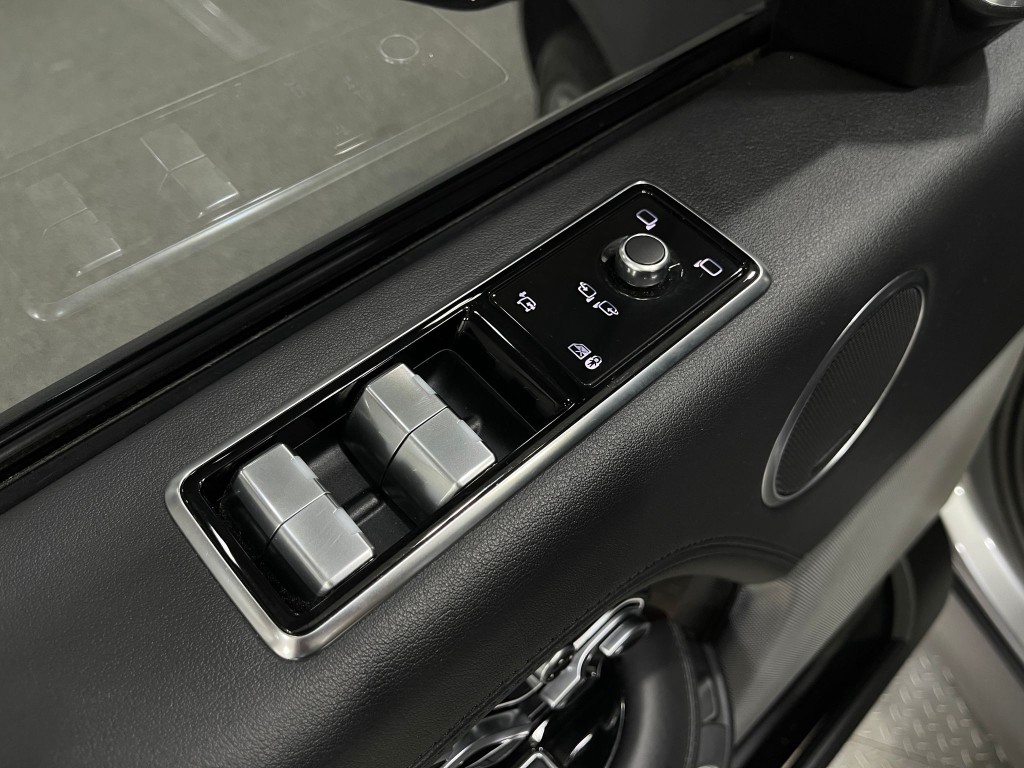 2020 Land Rover Range Rover Image 15