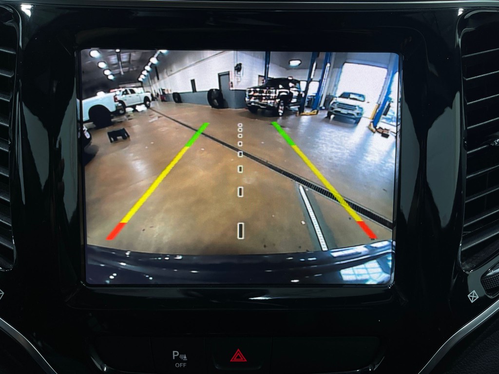 2019 Jeep Cherokee Image 11