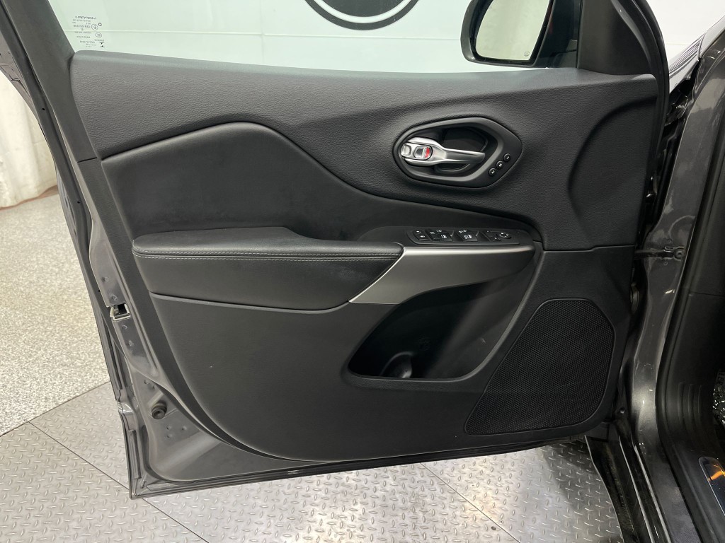 2019 Jeep Cherokee Image 15