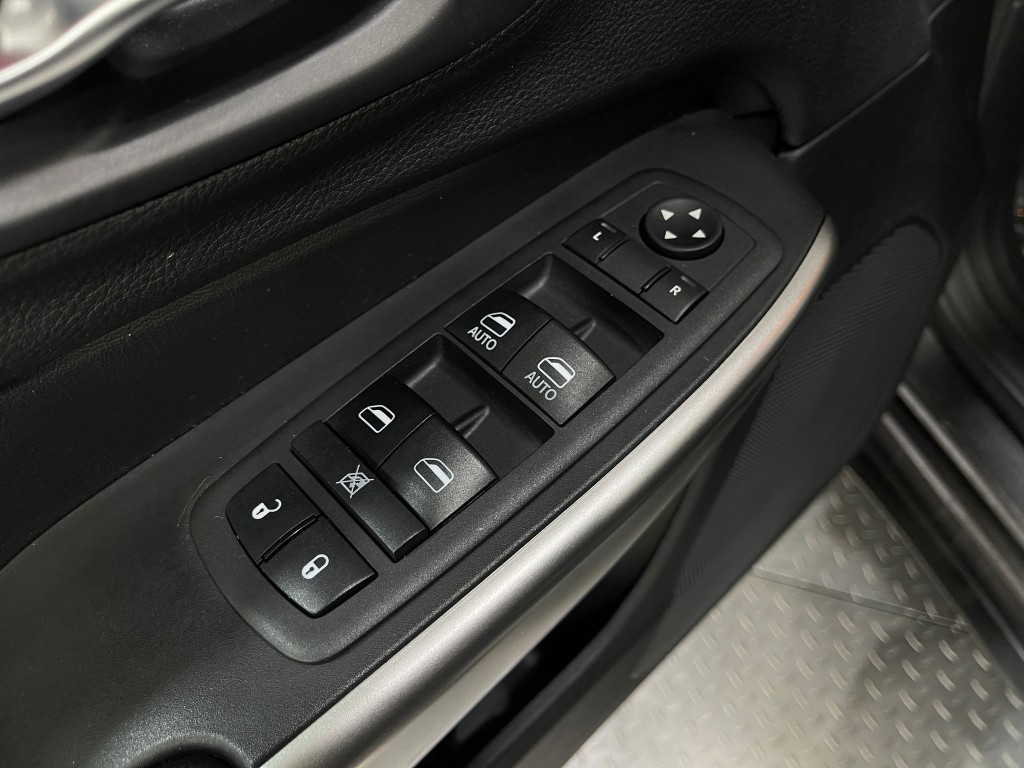2019 Jeep Cherokee Image 16