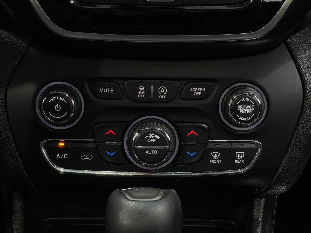 2019 Jeep Cherokee Image 24