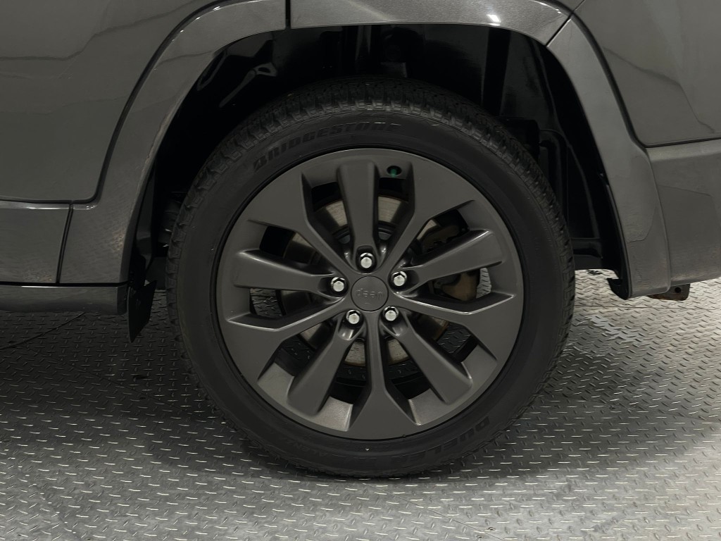 2019 Jeep Cherokee Image 34