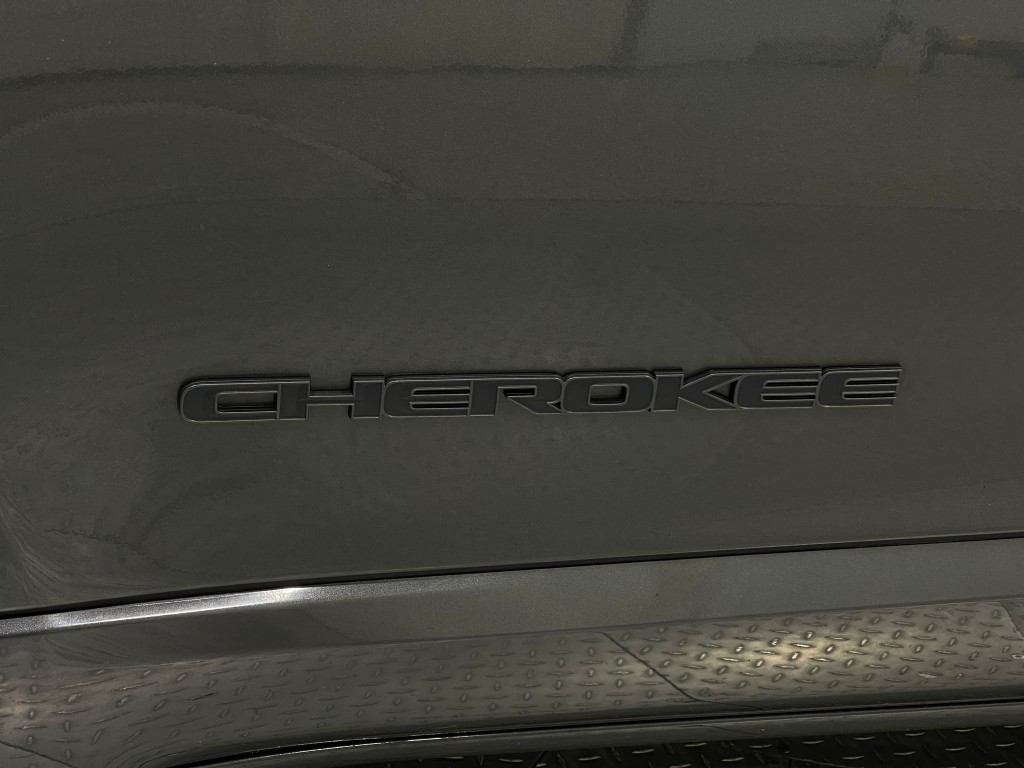 2019 Jeep Cherokee Image 38