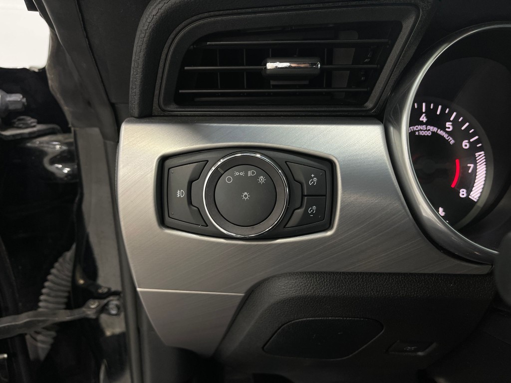 2019 Ford Mustang Image 20