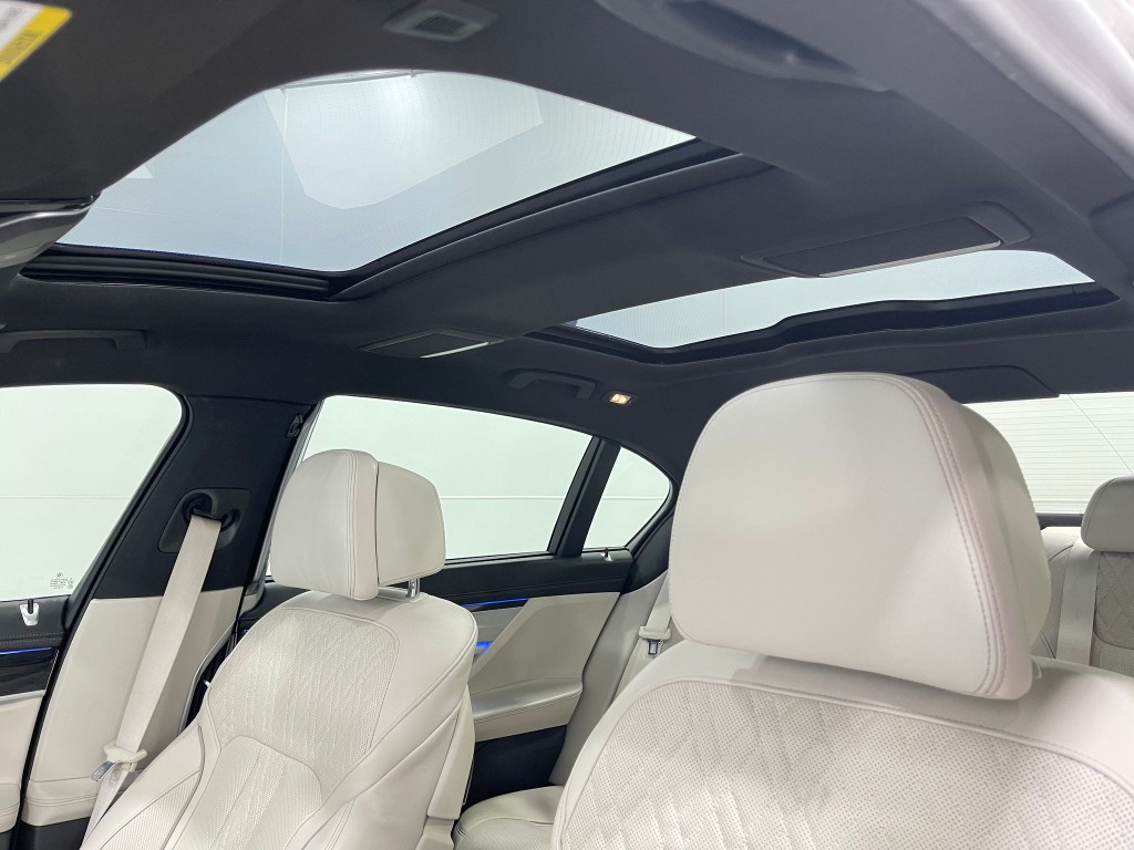 2021 BMW 7 Series Image 12