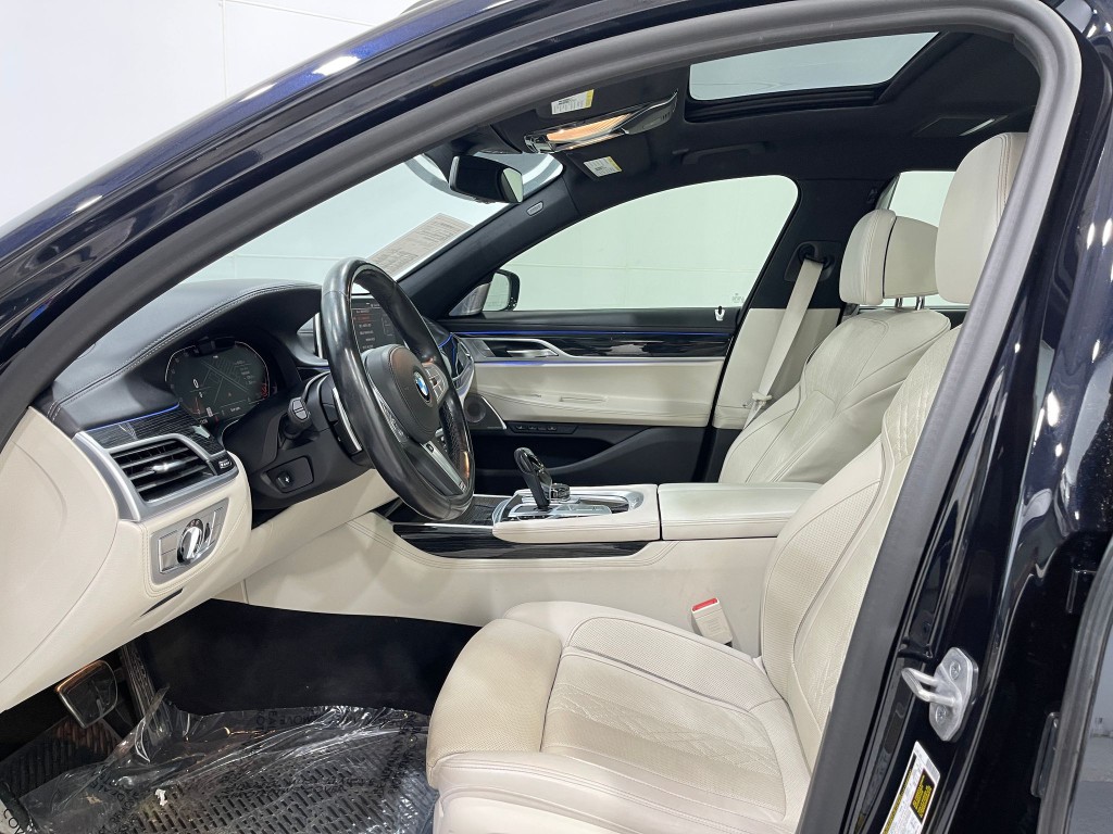 2021 BMW 7 Series Image 13