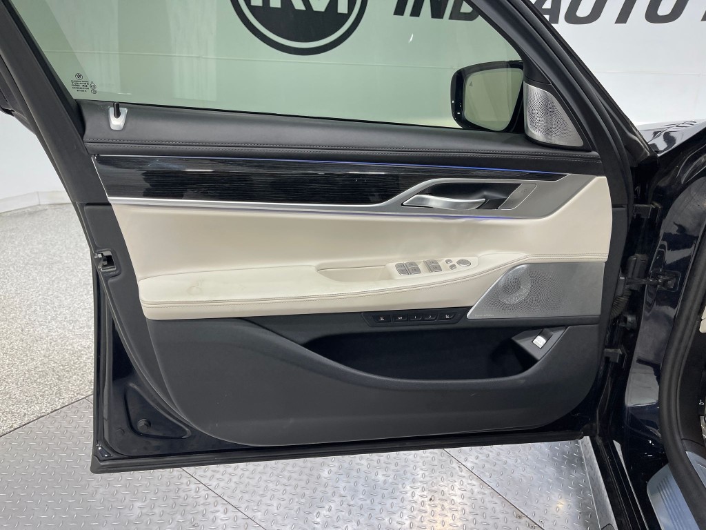 2021 BMW 7 Series Image 15