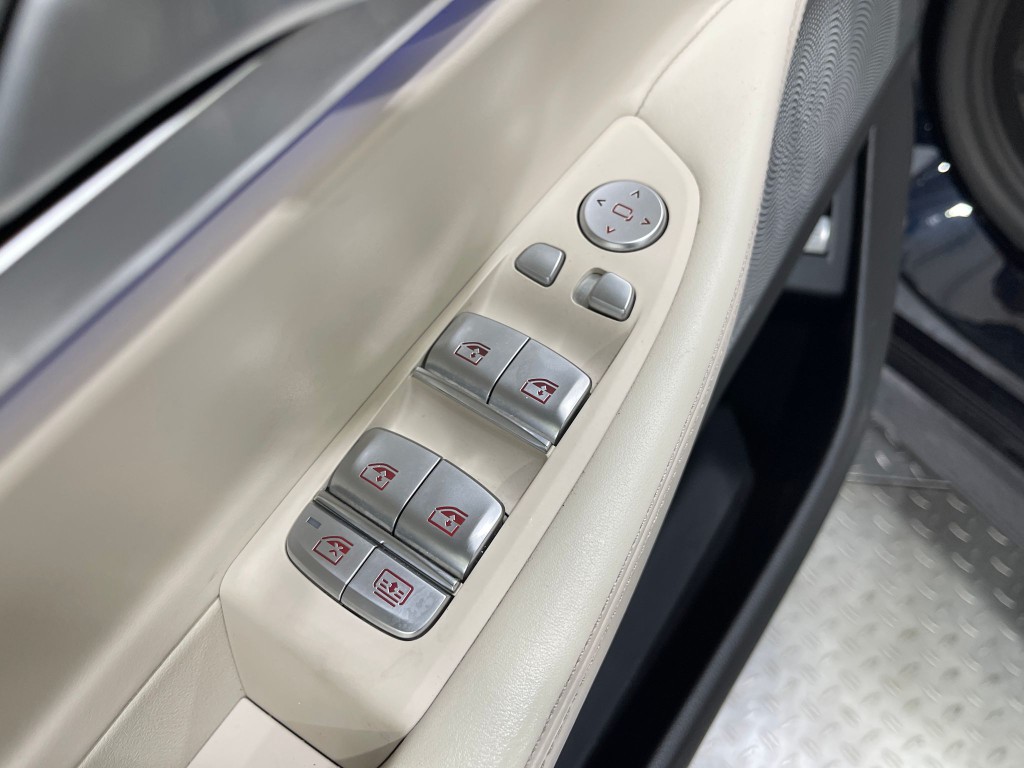 2021 BMW 7 Series Image 16