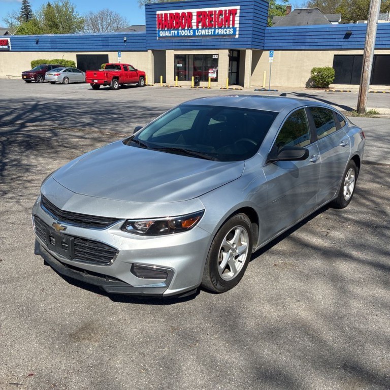 2018 Chevrolet Malibu Image 2