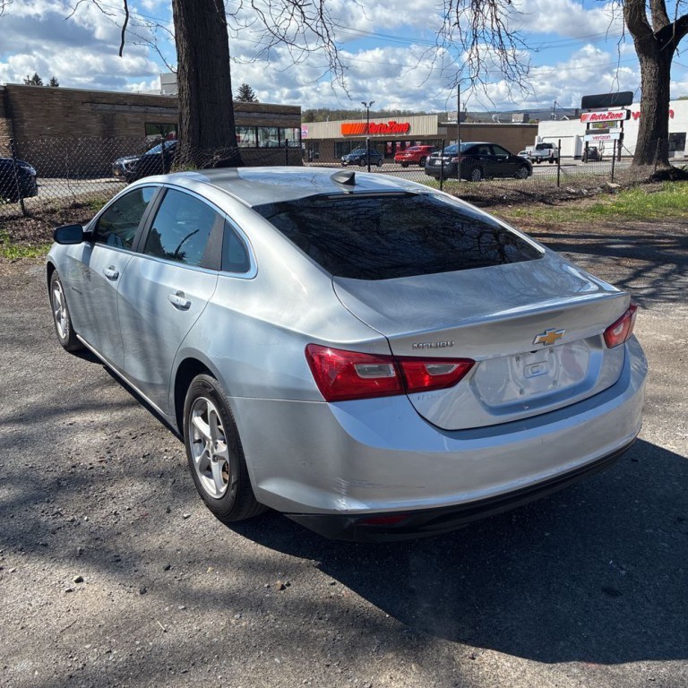 2018 Chevrolet Malibu Image 4