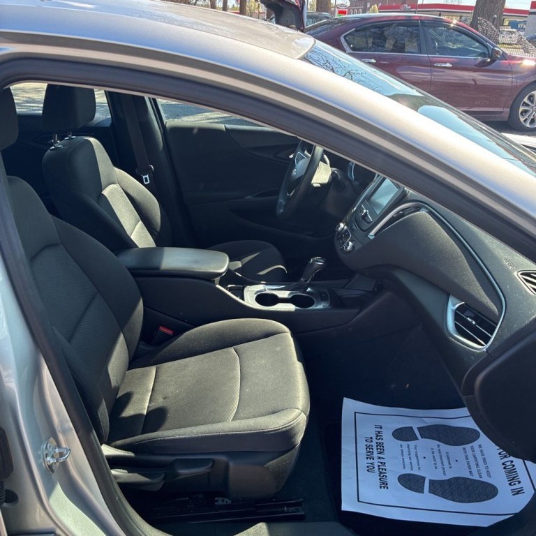 2018 Chevrolet Malibu Image 6