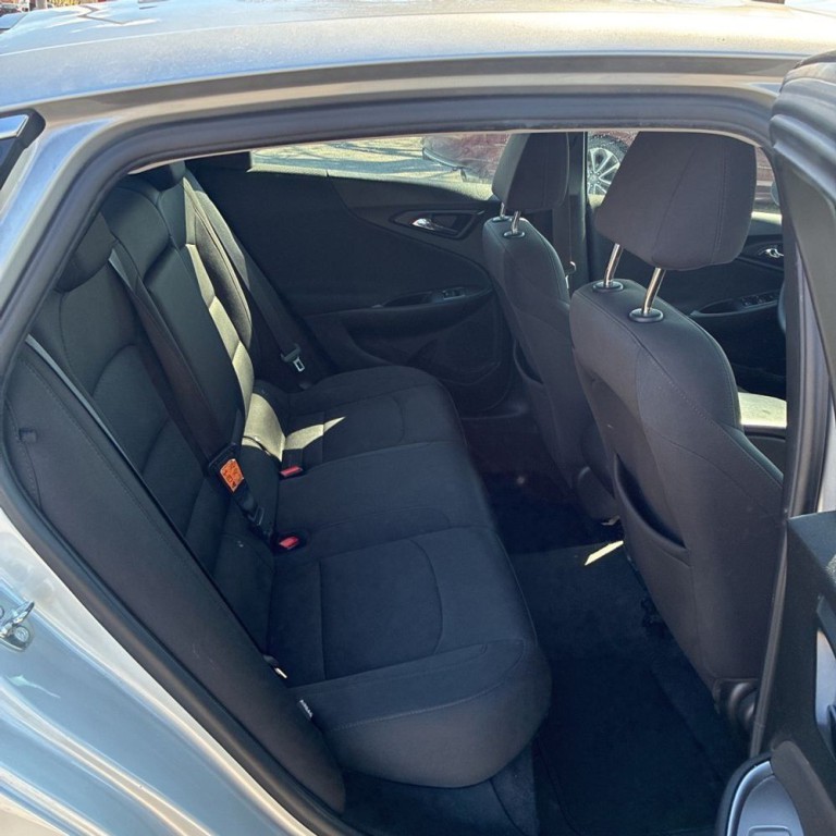 2018 Chevrolet Malibu Image 11