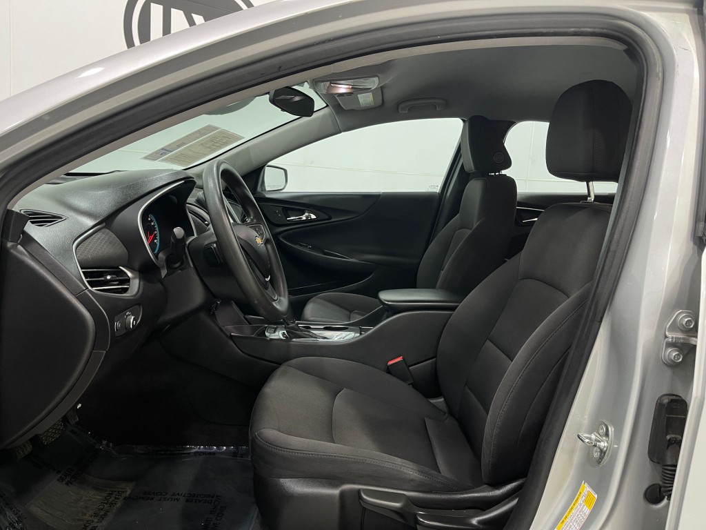 2018 Chevrolet Malibu Image 11