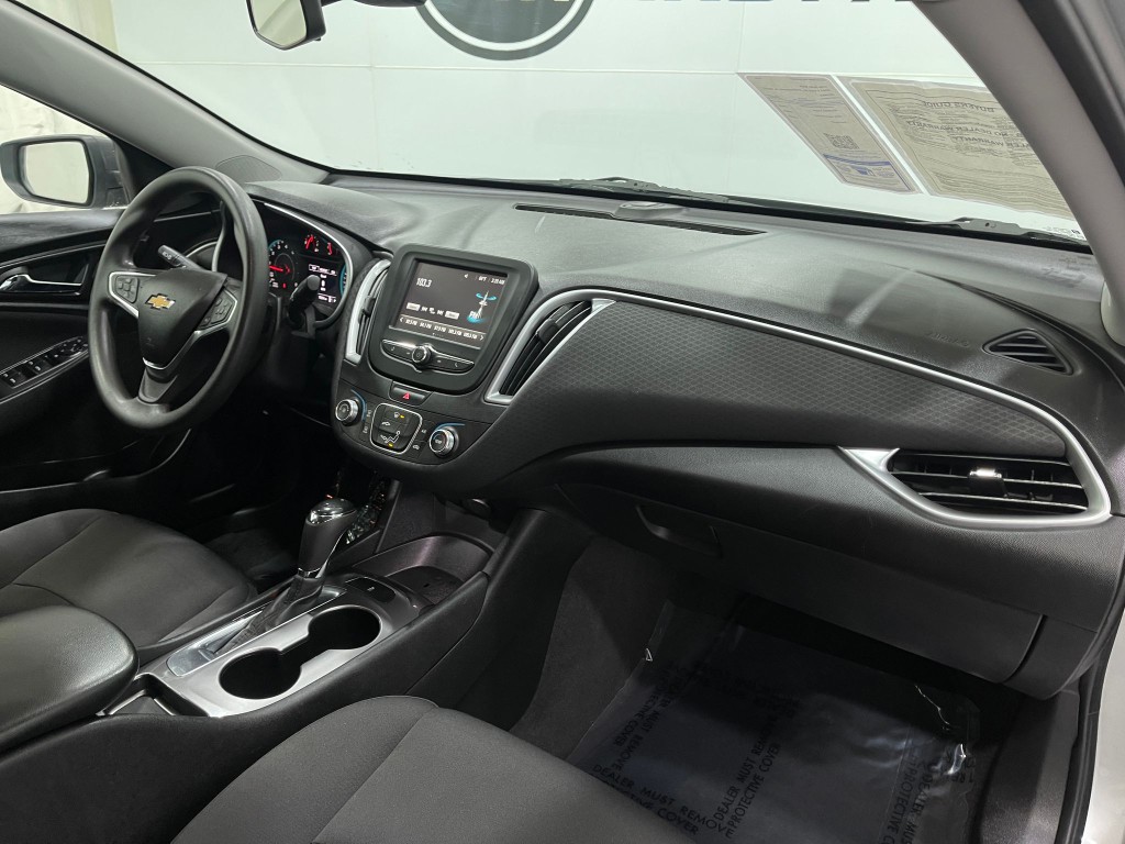 2018 Chevrolet Malibu Image 18