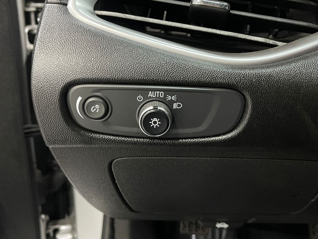 2018 Chevrolet Malibu Image 20