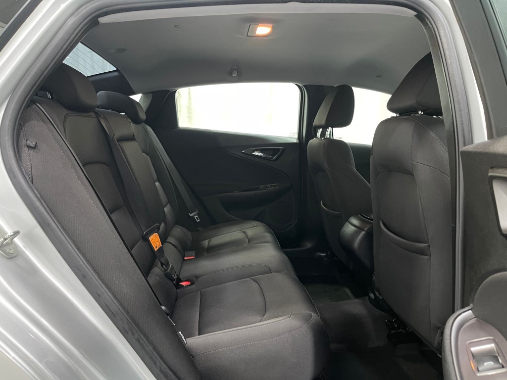 2018 Chevrolet Malibu Image 30