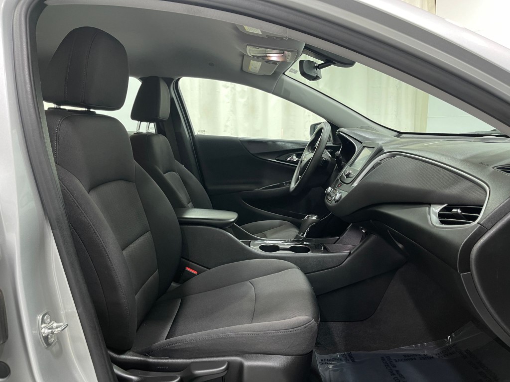 2018 Chevrolet Malibu Image 31