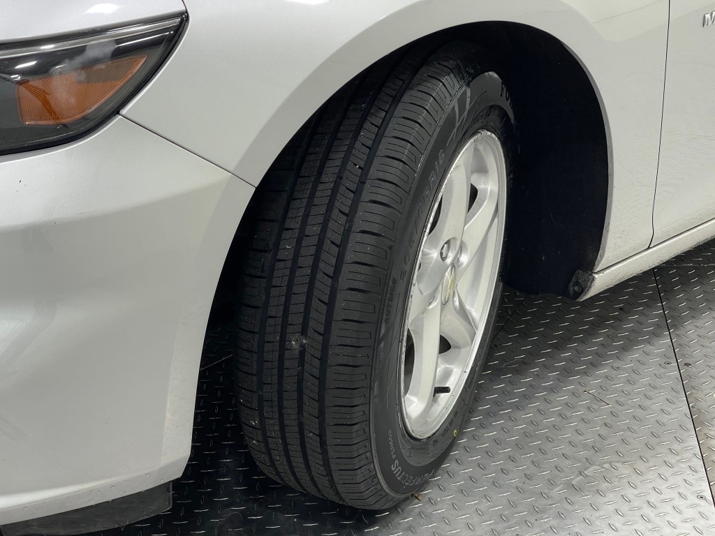 2018 Chevrolet Malibu Image 35