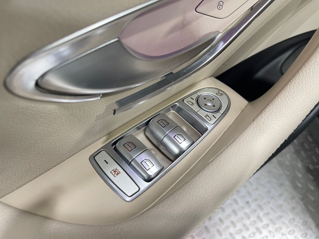 2018 Mercedes-Benz E-Class Image 15