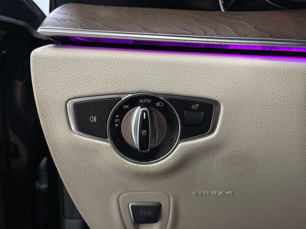 2018 Mercedes-Benz E-Class Image 21