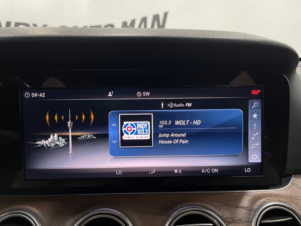 2018 Mercedes-Benz E-Class Image 24