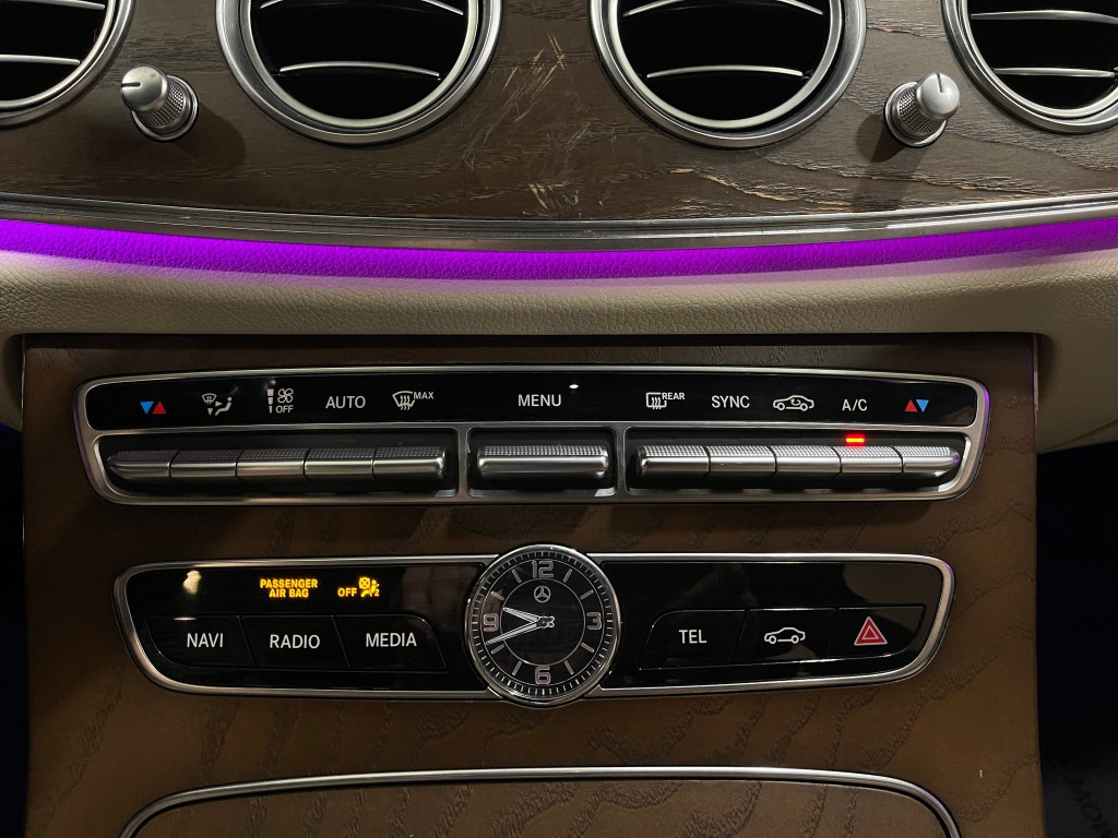 2018 Mercedes-Benz E-Class Image 25