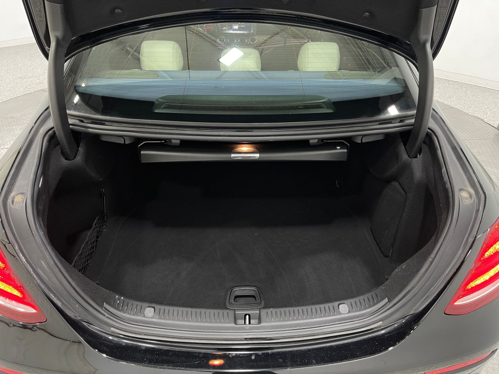2018 Mercedes-Benz E-Class Image 28