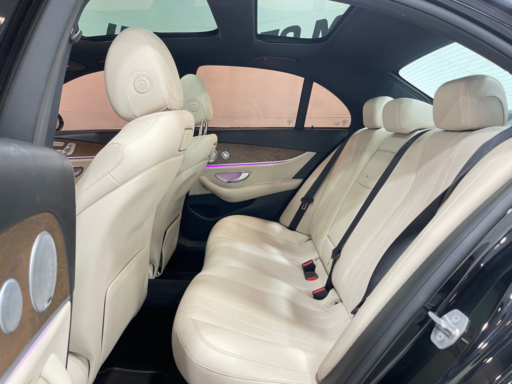 2018 Mercedes-Benz E-Class Image 30
