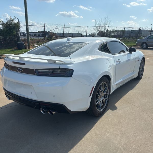 2018 Chevrolet Camaro Image 3
