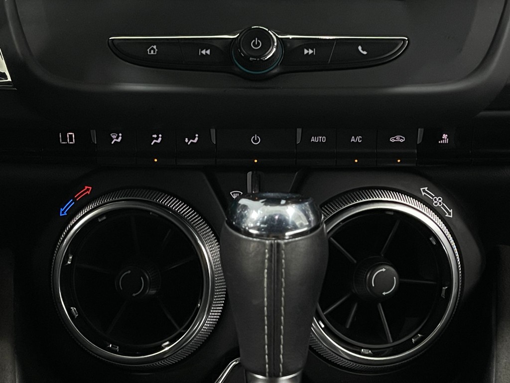 2018 Chevrolet Camaro Image 23
