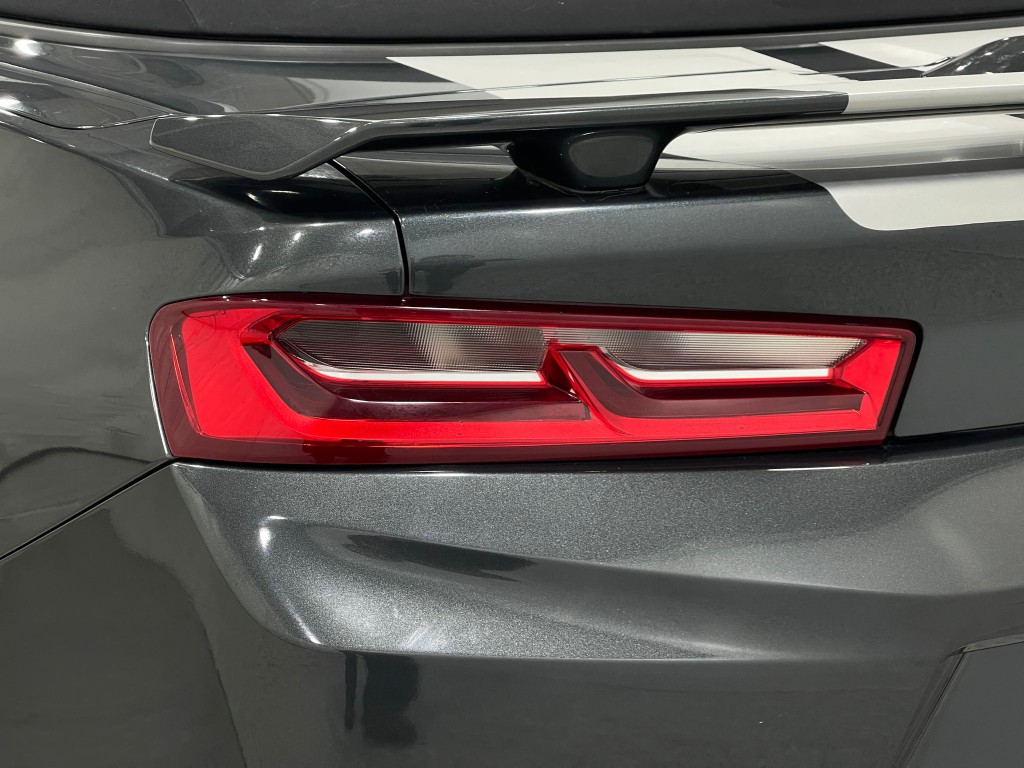 2018 Chevrolet Camaro Image 32