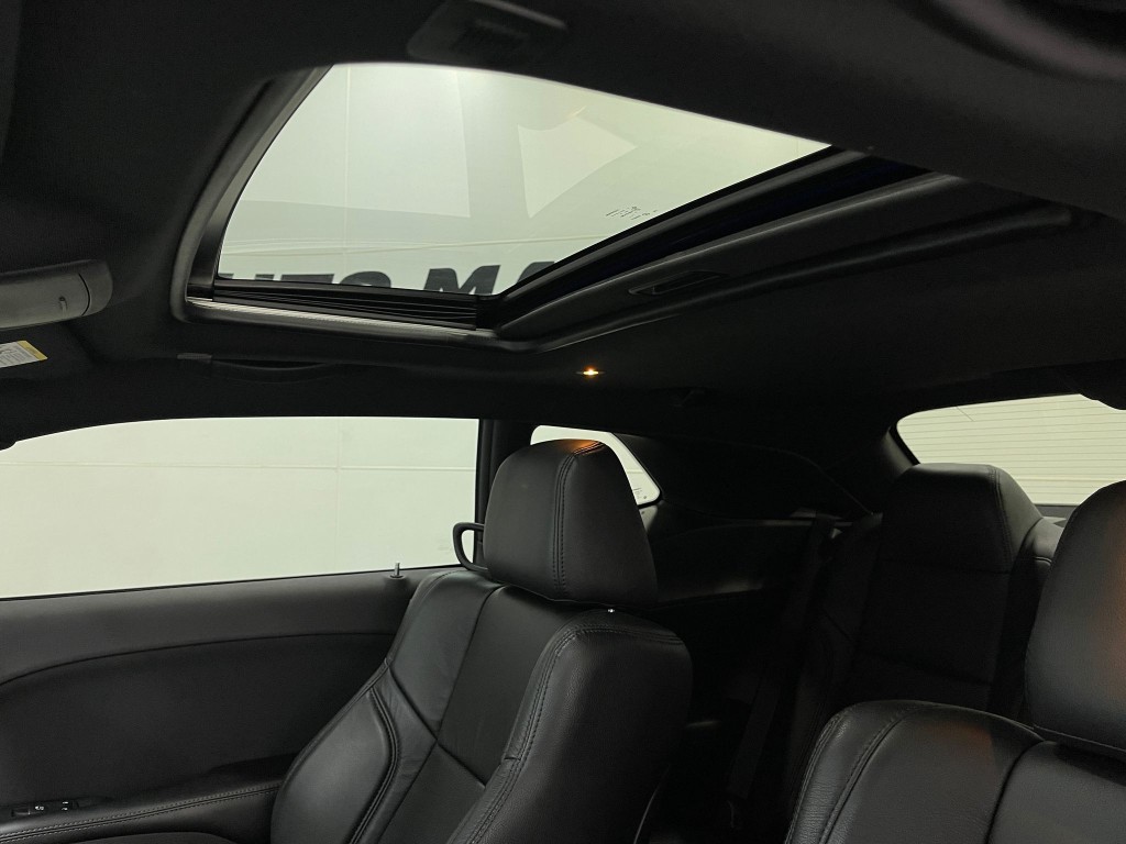2018 Dodge Challenger Image 11