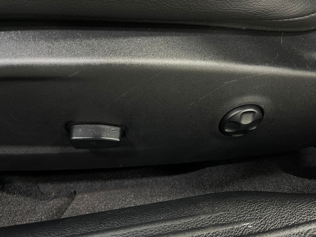 2018 Dodge Challenger Image 16