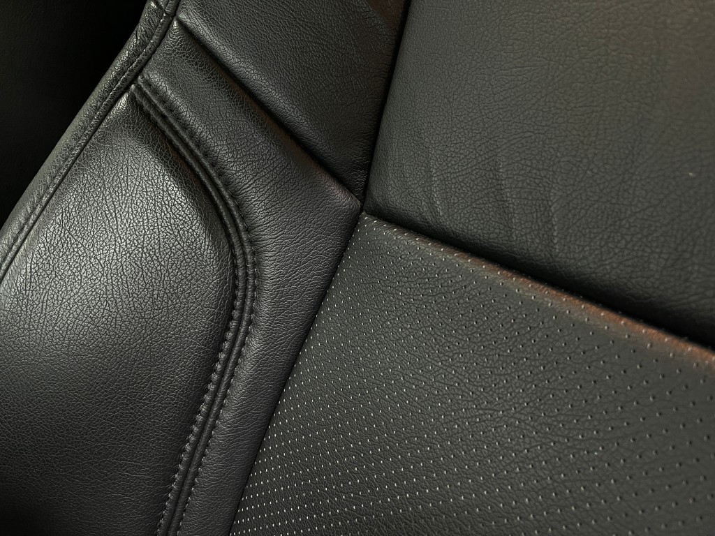 2018 Dodge Challenger Image 17