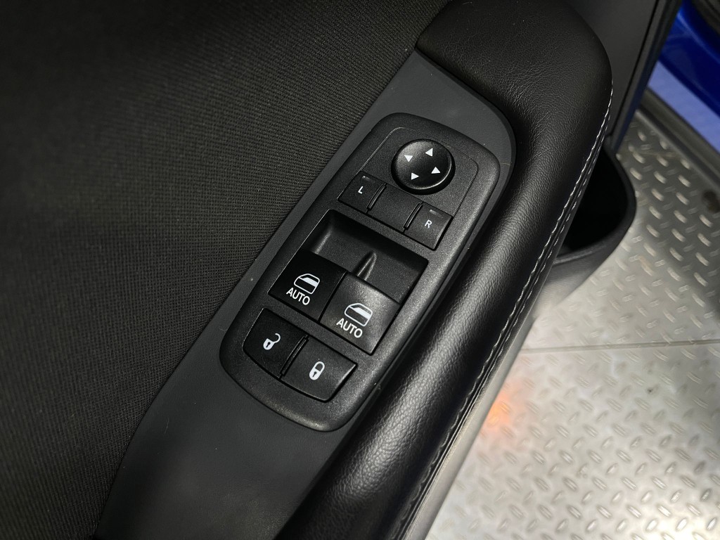 2018 Dodge Challenger Image 15