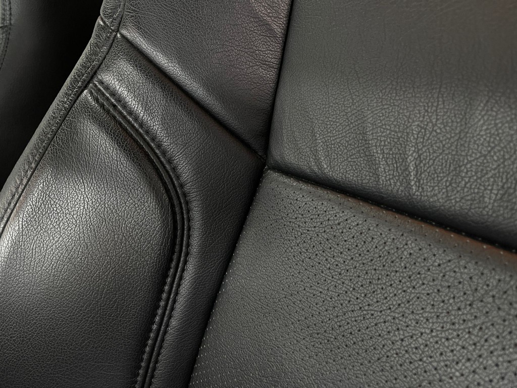 2018 Dodge Challenger Image 16