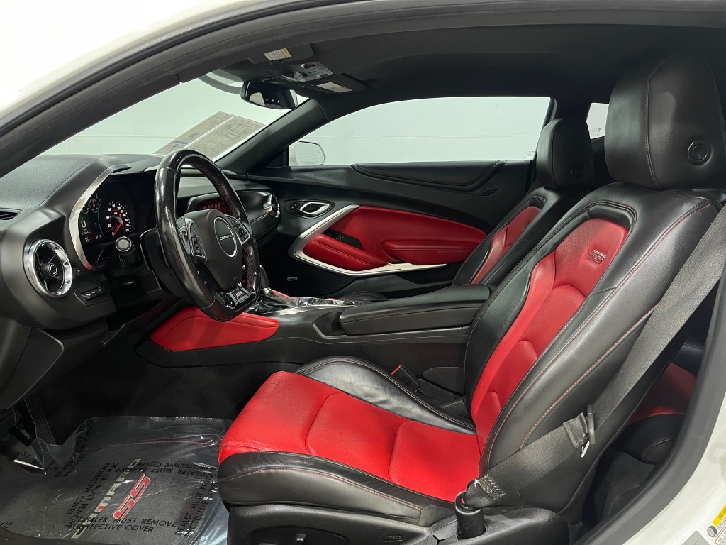 2018 Chevrolet Camaro Image 12