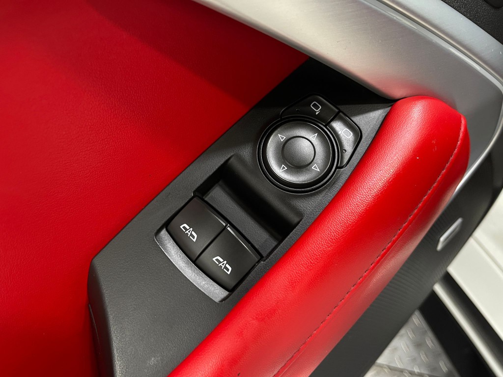 2018 Chevrolet Camaro Image 15