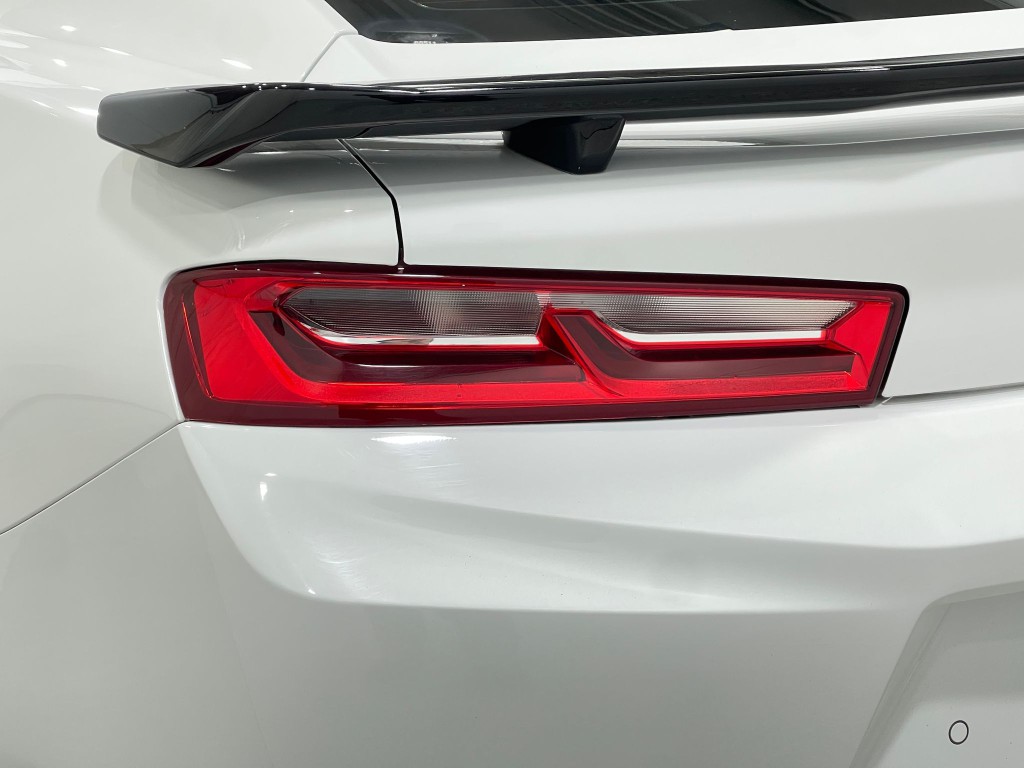 2018 Chevrolet Camaro Image 33