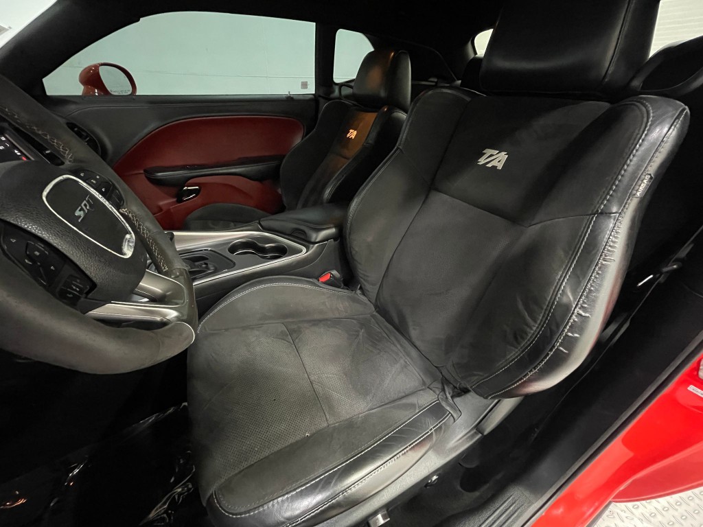 2018 Dodge Challenger Image 13
